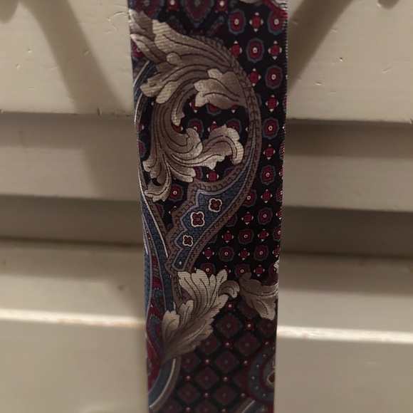 Necktie - Picture 2 of 3